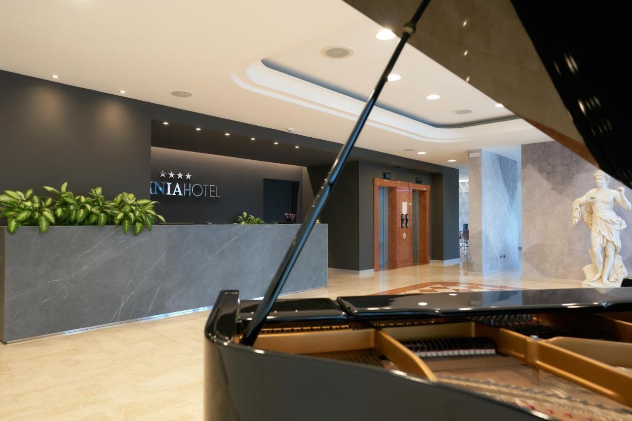 Hotel Omnia โนเวนตา ดิ ปิอาเว ภายนอก รูปภาพ