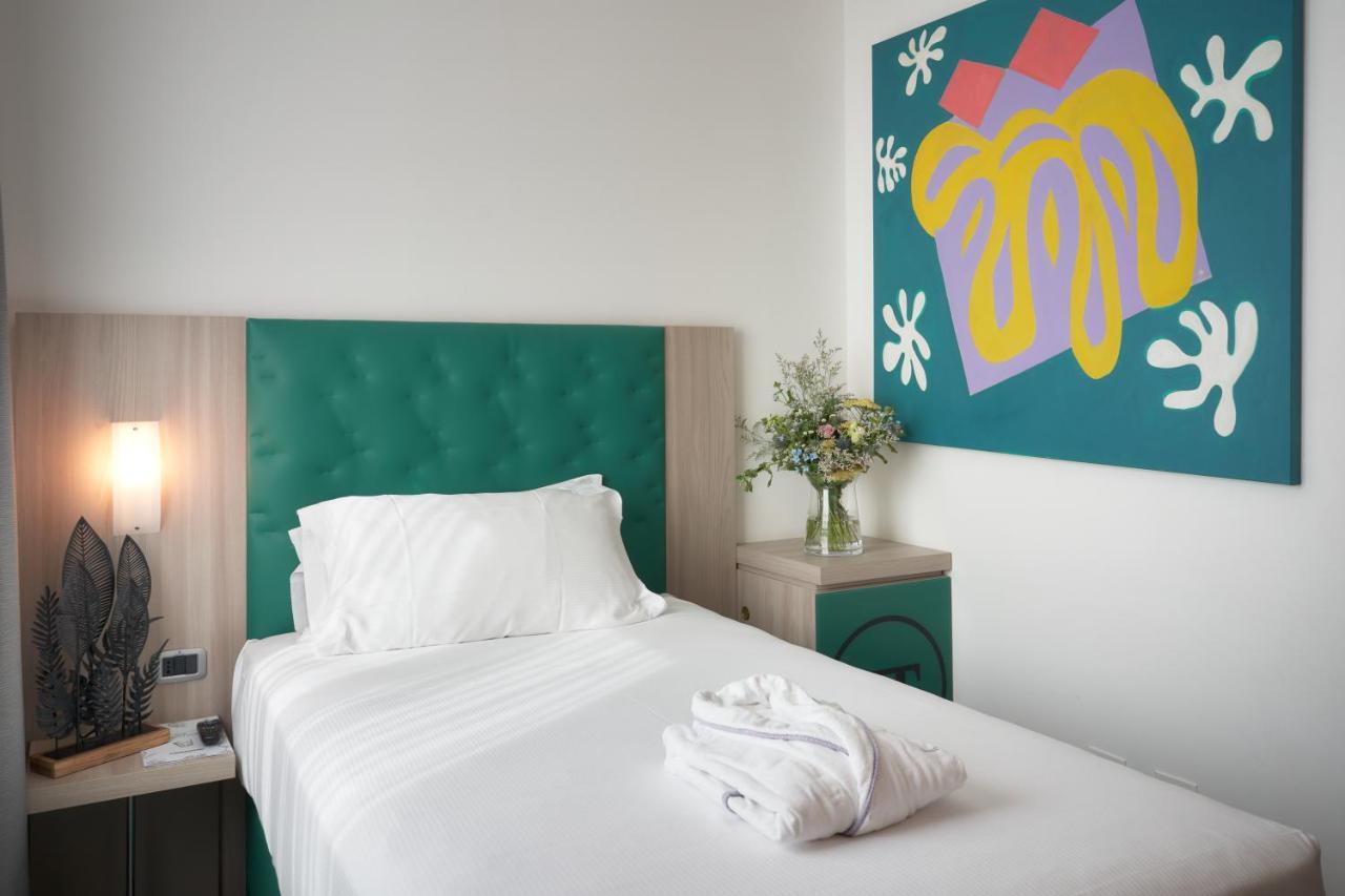 Hotel Omnia โนเวนตา ดิ ปิอาเว ภายนอก รูปภาพ