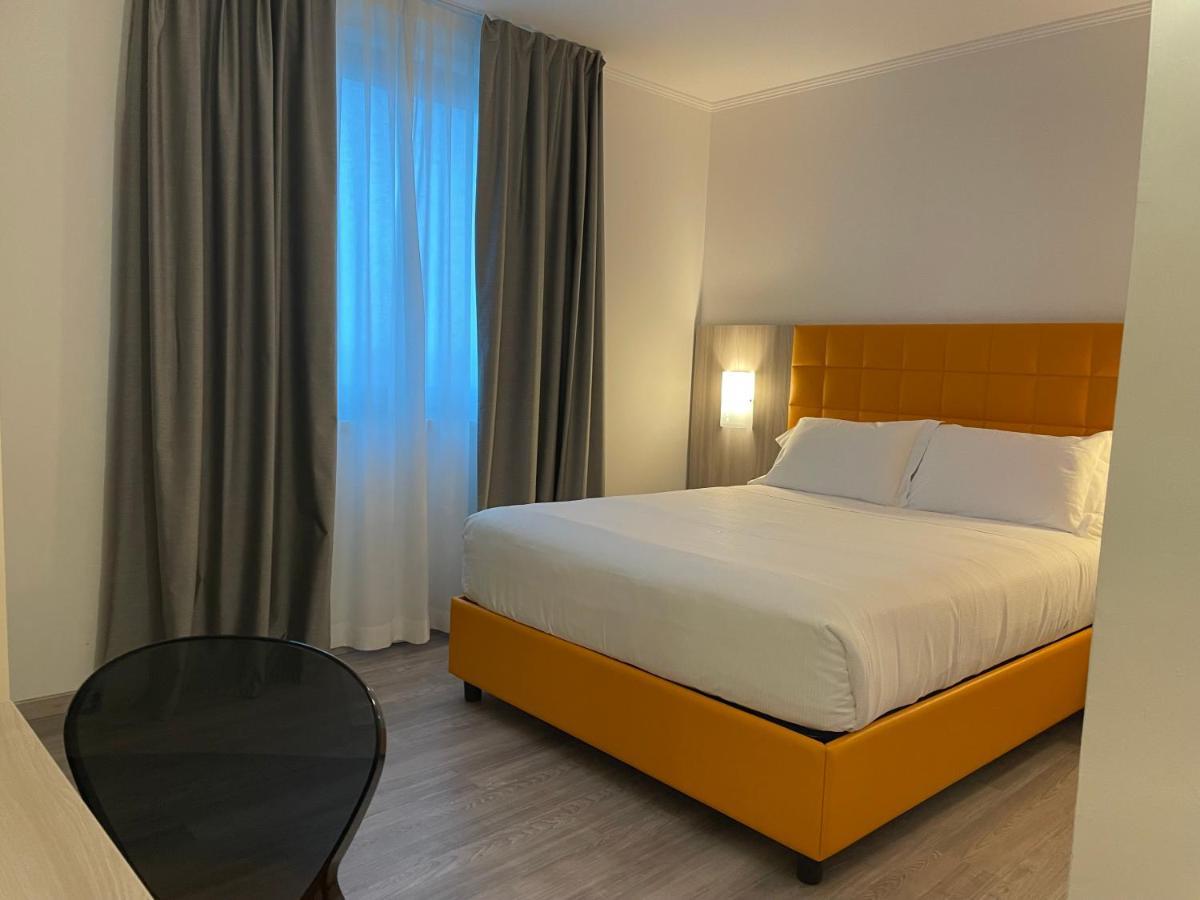 Hotel Omnia โนเวนตา ดิ ปิอาเว ภายนอก รูปภาพ