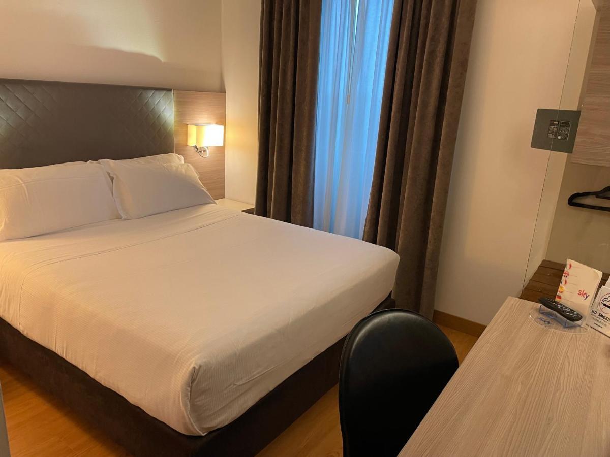 Hotel Omnia โนเวนตา ดิ ปิอาเว ภายนอก รูปภาพ