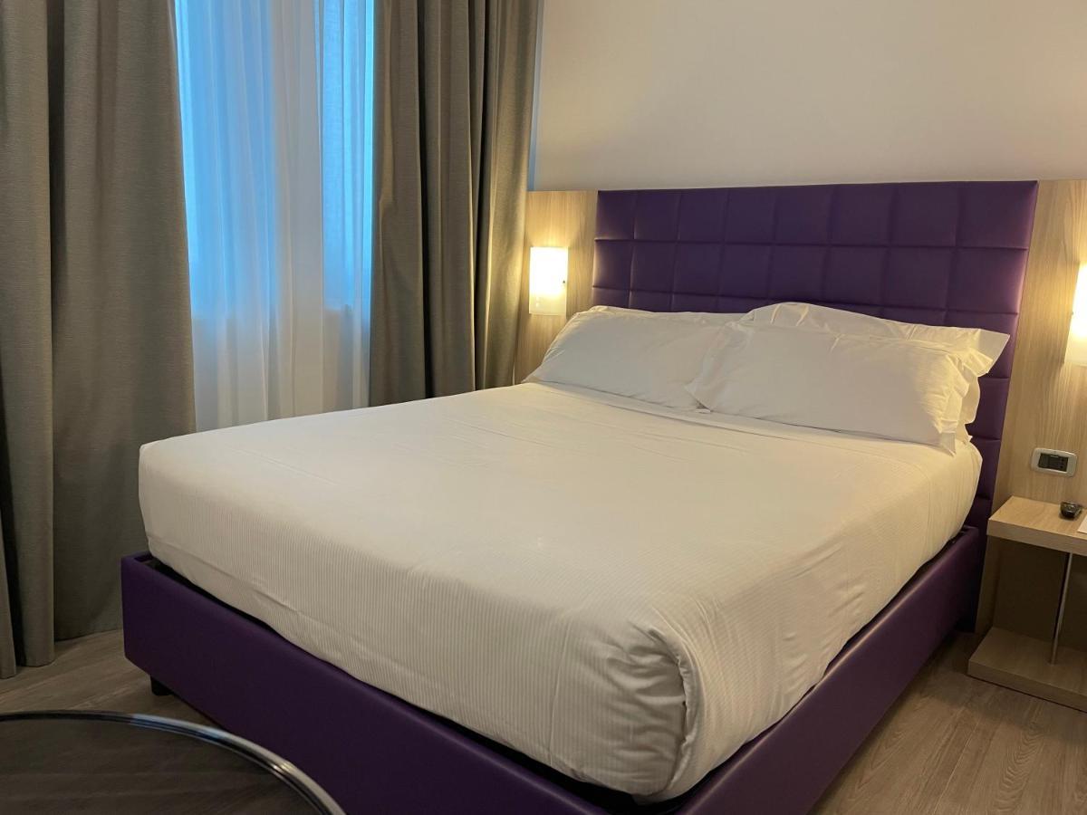 Hotel Omnia โนเวนตา ดิ ปิอาเว ภายนอก รูปภาพ